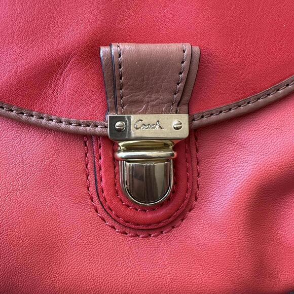 Coach - Picture 6 of 6